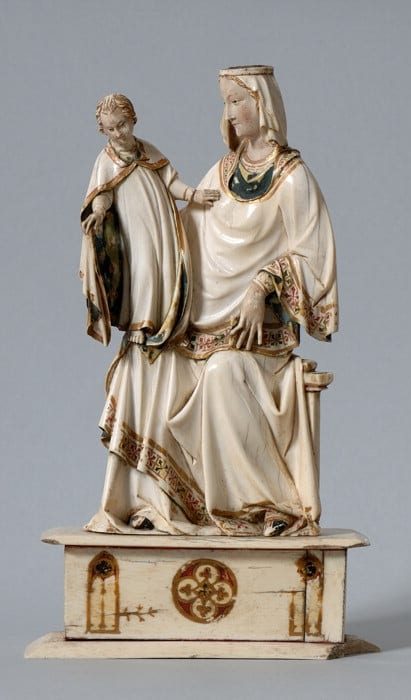 5. Seated Virgin and Child, ivory, height without base 200 cm; 250 x 152 x 60 mm with base. Assisi, Museo del Tesoro della Basilica di San Francesco, Inv. 70 (photo: ©Museo del Tesoro della Basilica di San Francesco).
